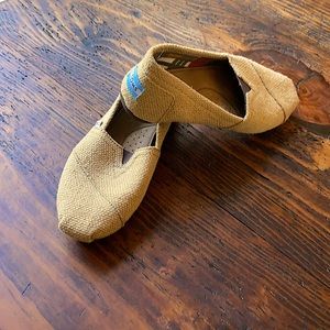Tom’s burlap shoes